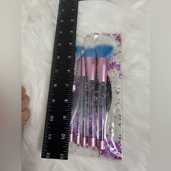 7 Piece Hello Kitty Makeup Brush Set - Picture 3 of 5